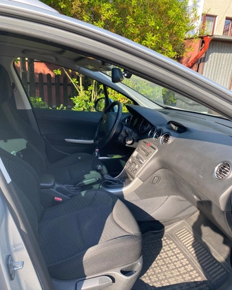 Peugeot 308 cena 16900 przebieg: 111000, rok produkcji 2010 z Malbork małe 16